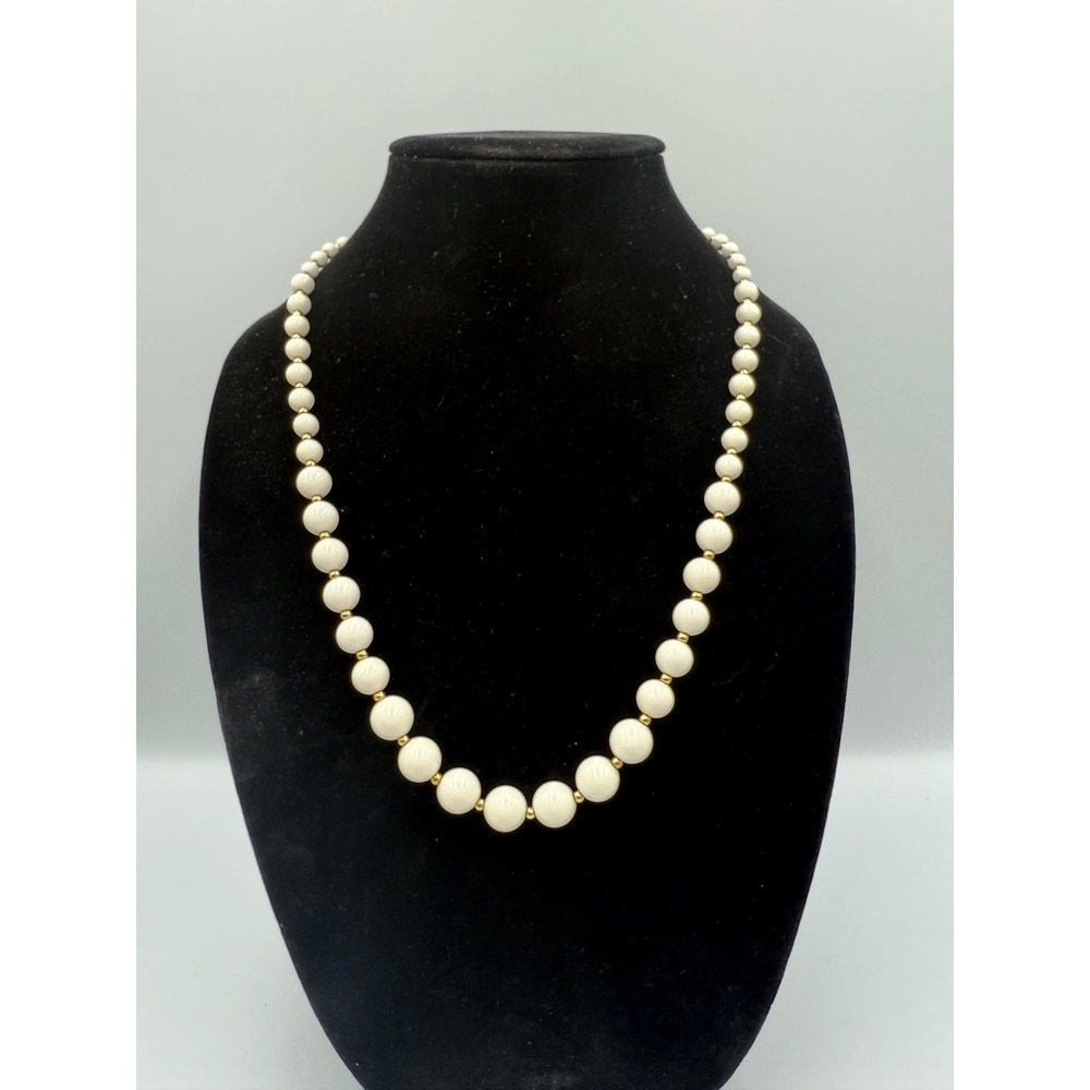 Vintage Graduated Cream White Bead Necklace Gold Tone Spacers‎ 22 Inch